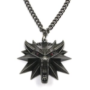Piercing Gaze Wolf Head Necklace